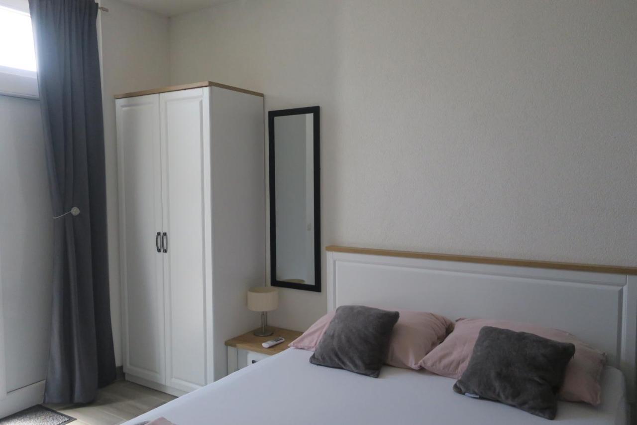 Mesic Apartment Сень Экстерьер фото