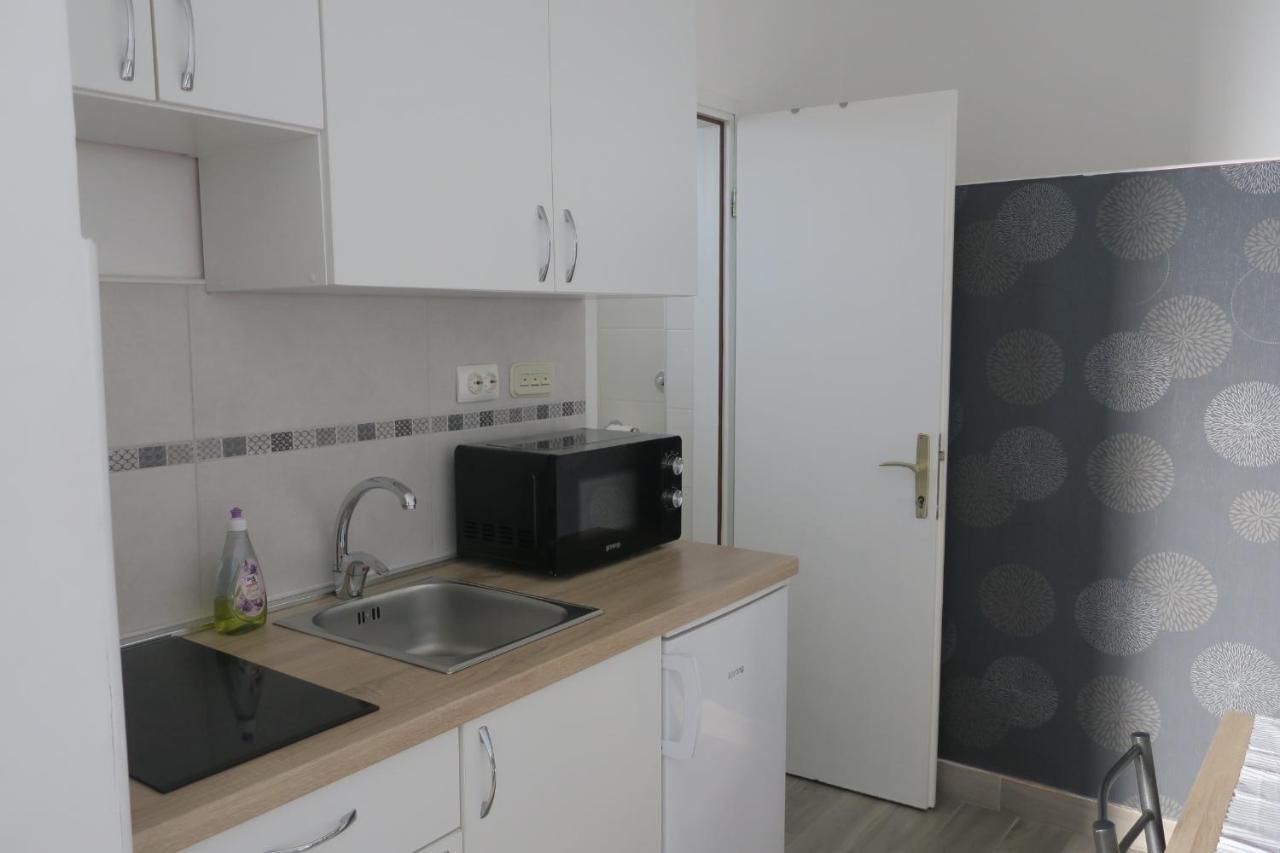 Mesic Apartment Сень Экстерьер фото