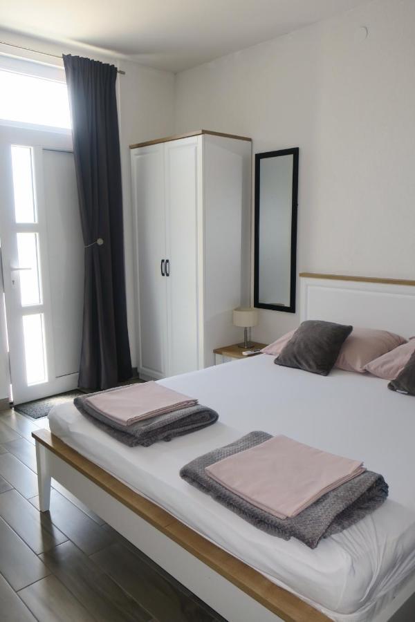 Mesic Apartment Сень Экстерьер фото